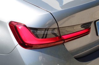 BMW SERIE 3 320e (2024)