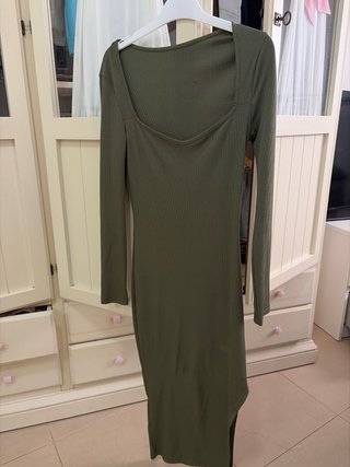 Vestido verde largo ajustado