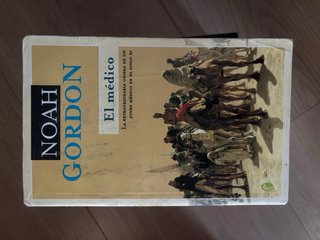 Libros variados y novelas