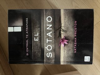Libros variados y novelas