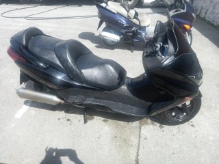 Vendo o cambio por coche pequeño Honda Forza 250