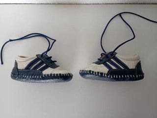Zapatillas bebé piel azul y blanco