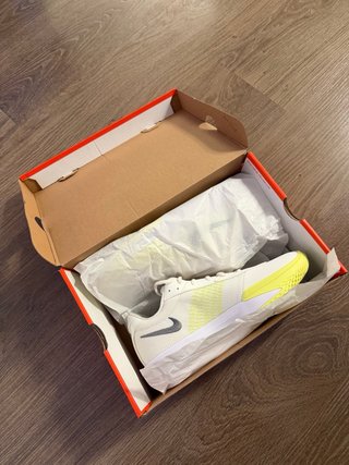 Zapatilla Nike GT CUT Baloncesto Blanco Amarillo