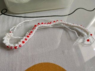 Collane e bracciali.