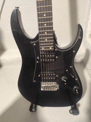 Guitarra Eléctrica Ibanez GIO Negra