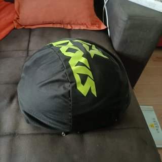 Casco de moto negro