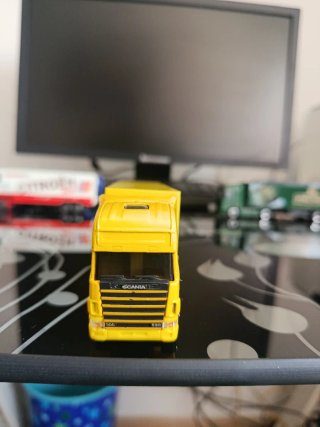 Camión de colección  SCANIA Michelin