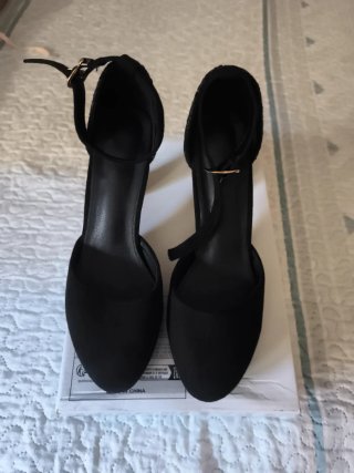 Zapatos de vestir negros..tacón con pedreria