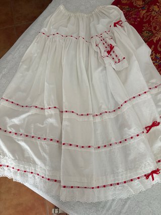 Enaguas Fallera Blancas con Detalles Rojos