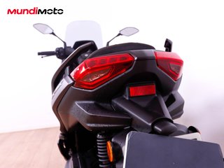 YAMAHA X-MAX 125