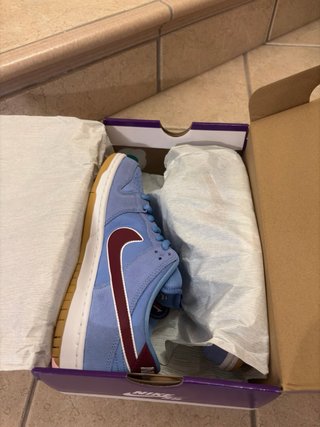 Nike SB Dunk Low Philadelphia Phillies
