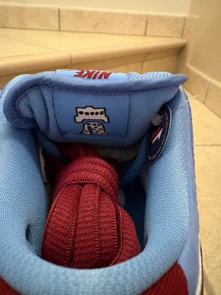 Nike SB Dunk Low Philadelphia Phillies