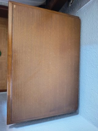 Dos mesitas de noche de madera