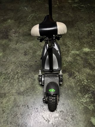 Patinete eléctrico con asiento