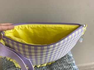 Bolso de mano con volantes
