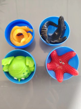 4 Muñecos Goma Pegajosos