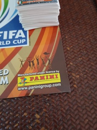 Álbum Sudáfrica 2010 + 400 cromos diferentes.