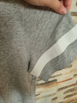 Camiseta H&M gris
