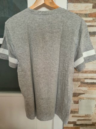Camiseta H&M gris