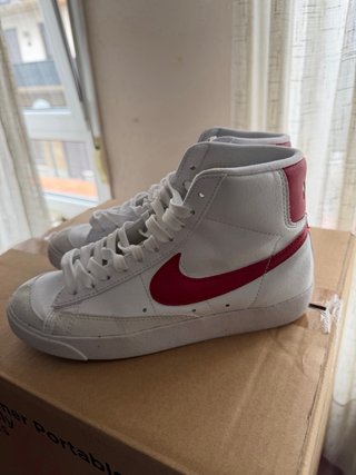 Zapatillas Nike Blazer Blancas y Rojas