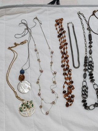 Lote de collares varios