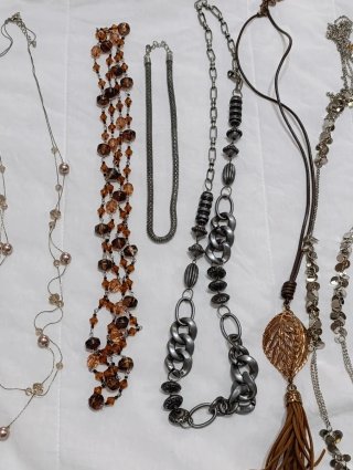 Lote de collares varios