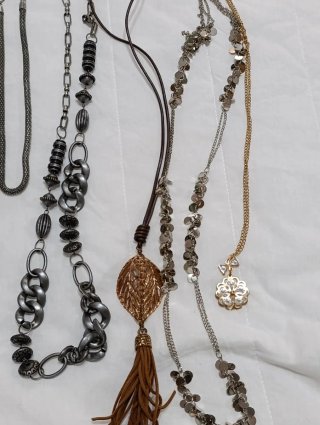 Lote de collares varios