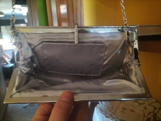Bolso de fiesta plateado con cadena