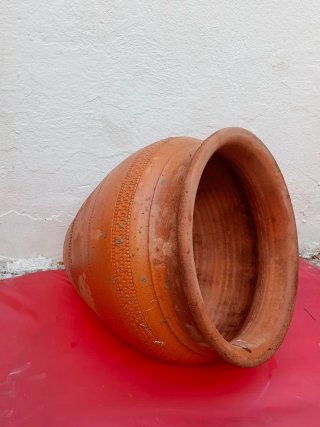 Macetero grande de barro