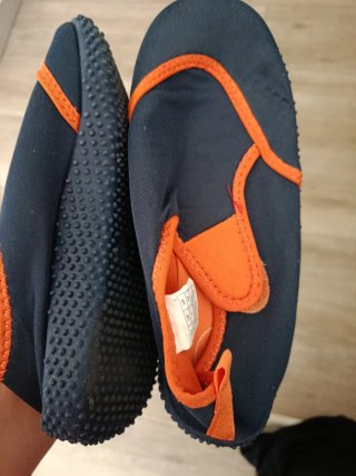 Escarpines talla 32 para playa