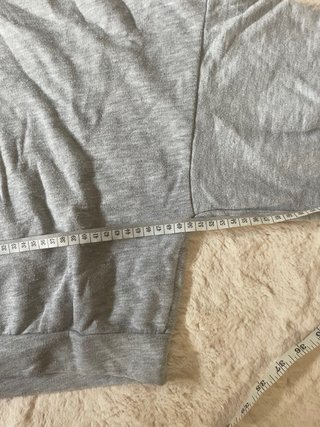 Sudadera crop Bershka flores y LOVE T.S
