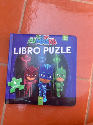 4 puzles en un libro de dibujos animados, +3 años