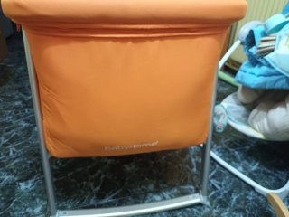 Minicuna naranja y blanca