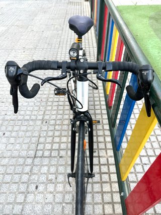 Bicicleta carretera TRIBAN RC100