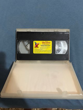 Películas VHS Pokémon y la sirenita.