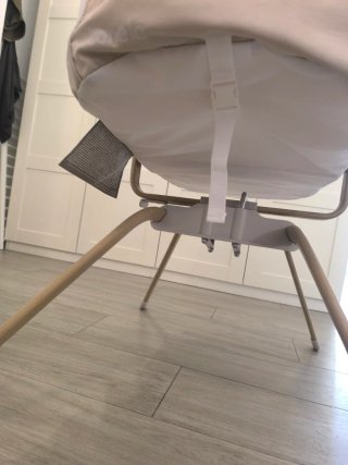 Cuna de bebé con mosquitera