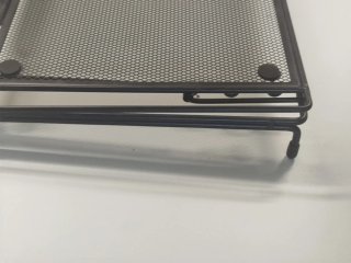 Soporte portátil de malla negra