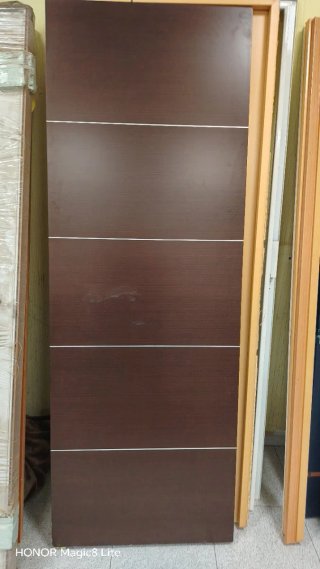 Puertas nuevas de stock, muchos modelos.