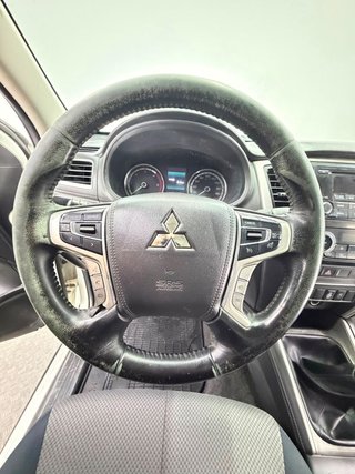 Mitsubishi L200 PICK-UP 4X4