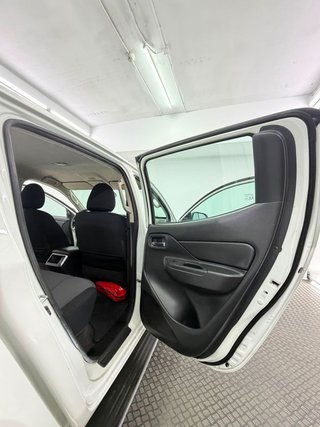 Mitsubishi L200 PICK-UP 4X4