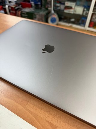 MacBook Pro 2017 15” i7 16GB RAM 256GB SSD