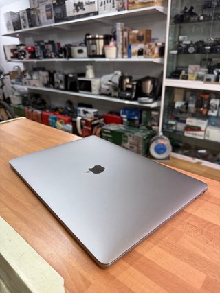 MacBook Pro 2017 15” i7 16GB RAM 256GB SSD