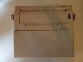 Máquina de escribir Brother AX-15