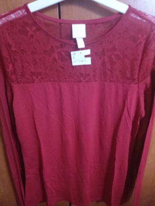 Blusa de encaje roja talla M