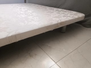 Base tapizada para colchón de 150x190 cm con 6 pat
