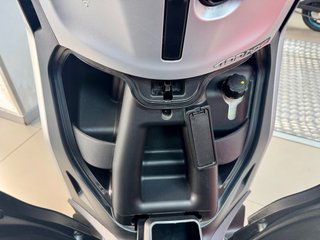 Piaggio Beverly S 400 HPE Blanca