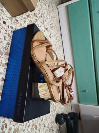 Tacones dorados Marypaz