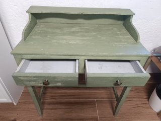 Cómoda escritorio de pino + Espejo regalo.