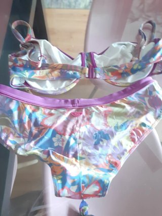 Bikini de rayas multicolor, otros  más a5€cada uno