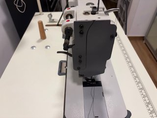 Máquina de coser (Triple arrastre) Profesional.